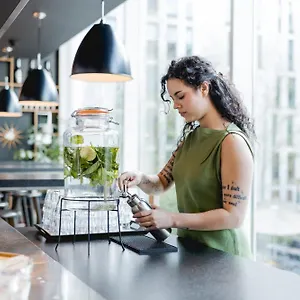 citizenm-tower-of-london.cambridgehotelsuk.com/